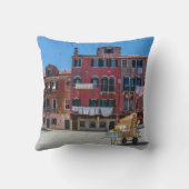 Warenkorb mit Kartons in Venedig Kissen (Rückseite)