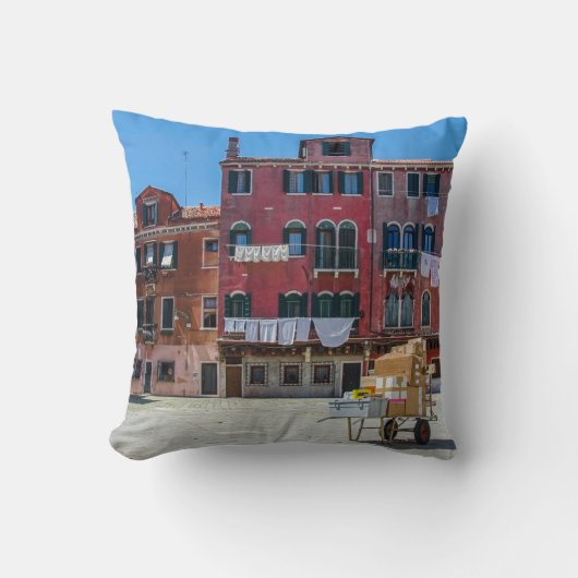 Warenkorb mit Kartons in Venedig Kissen (Vorderseite)