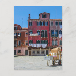 Warenkorb mit Kartons in Venedig Postkarte