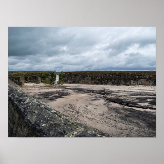 Warland Reservoir: Tranquil Moorland Waters Poster (Vorne)