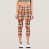 Warm Autumn Plaid Fabric Texture in Rust and Beige Capri Leggings (Vorderseite)