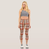 Warm Autumn Plaid Fabric Texture in Rust and Beige Capri Leggings (Vorderseite)