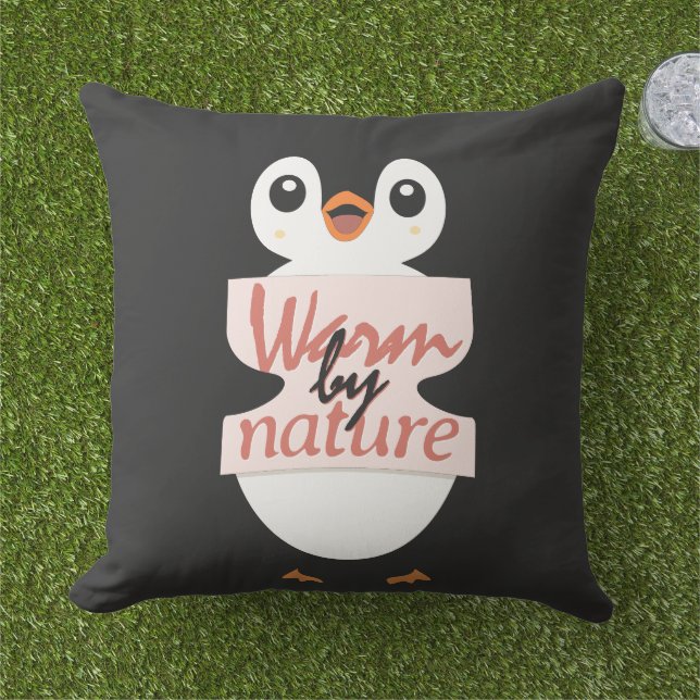 Warm by nature: Adorable Penguin with Playful Text Kissen (Gras)