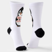Warm by nature: Adorable Penguin with Playful Text Socken (Gewinkelt)