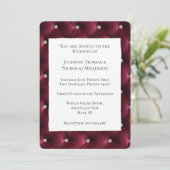 Warm Chic Deep Burgundy Red Imitats Velvet Wedding Einladung (Stehend Vorderseite)