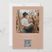 Warm Dusty Peach Wedding | Eleganter Foto- und QR- Einladung (Rückseite)
