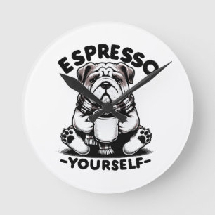 Warm Espresso Bulldog Runde Wanduhr