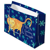 Warm Fuzzies & Winter Flurries Christmas Cat Große Geschenktüte (Vorderseite Schrägansicht)