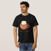 Warm & Melty – Festive Hot Chocolate Design T-Shirt (Vorne ganz)