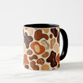 Warm Neutral Abstract Mug – Modern Organic Pattern Tasse (VorderseiteRechts)