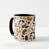 Warm Neutral Abstract Mug – Modern Organic Pattern Tasse (Vorderseite Links)