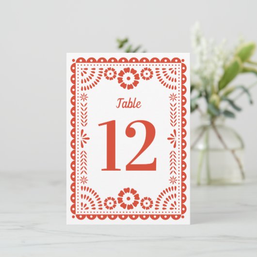 Warm Red Papel Picado Wedding Tischnummer (Stehend Vorderseite)