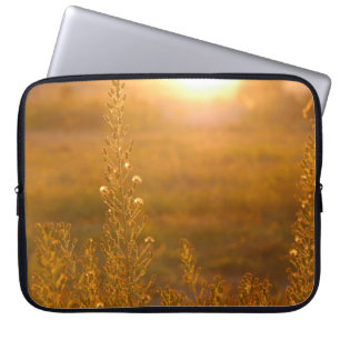 WARM SHOT OF MEADOW GRASS LAPTOPSCHUTZHÜLLE