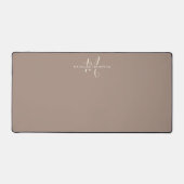 Warmby Beige Mit Monogramm Script Schreibtischunterlage (Vorderseite)