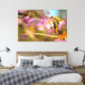 Warme Farben der Sakura-Blume in der Hanamasaison Leinwanddruck (Insitu (Schlafzimmer))