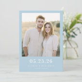 Warme Hellblaue Minimalistische Fotografie Save The Date (Stehend Vorderseite)