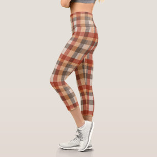 Warme Herbst-Karostoff-Textur in Rost und Beige Capri Leggings
