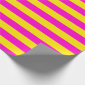 Warme rosa und kanarisch-gelbe Streifen Geschenkpapier (Ecke)