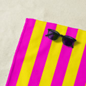 Warme rosa und kanarisch-gelbe Streifen Strandtuch (Beispiel)