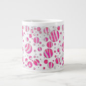Warme rosa und weiße Zebra-Polka-Punkte Jumbo-Tasse (Vorderseite)