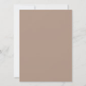 Warme Taupe Beige mit weißer Hochzeitdetails Einladung (Rückseite)