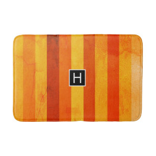 Warme verwitterte orange rote Streifen Monogramm Badematte