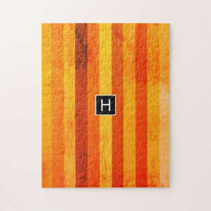 Warme verwitterte orange rote Streifen Monogramm Puzzle