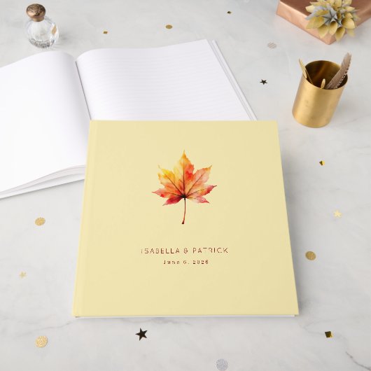 Warmer Ahornblatt im Herbst Gästebuch (Vorderseite offen)