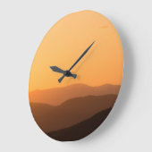 Warmer Mountain Sunset Große Wanduhr (Winkel)