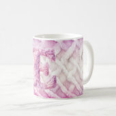Warmer rosa Lila Buchstabe E Kaffeetasse (VorderseiteRechts)