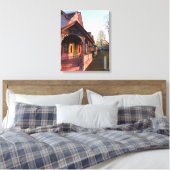 Warmer Sonnenuntergang auf Gingerbread - Martha's Leinwanddruck (Insitu (Schlafzimmer))