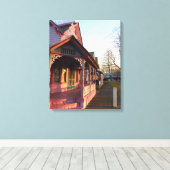 Warmer Sonnenuntergang auf Gingerbread - Martha's Leinwanddruck (Insitu (Holzboden))