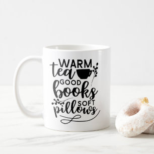 Warmer Tee, gute Bücher & weiche Kissen Hygge Kaffeetasse
