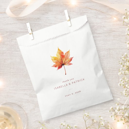 Warmer Wasserfarben-Ahornblatt im Herbst Geschenktütchen (Ausgeschnitten)