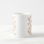 Warmes Beige Geometric Deko Cube Pattern Kaffeetasse (Mittel)