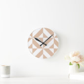 Warmes Beige Geometric Deko Cube Pattern Runde Wanduhr (Zuhause)