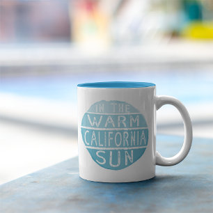 Warmes California Sun Vintag Typografie Blau Zweifarbige Tasse