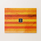 Warmes, gewittertes Orange Red Stripes Monogramm Puzzle (Horizontal)