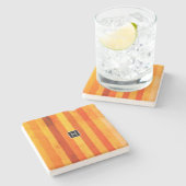 Warmes, gewittertes Orange Red Stripes Monogramm Steinuntersetzer (Seitenansicht)
