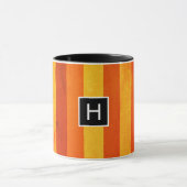 Warmes, gewittertes Orange Red Stripes Monogramm Tasse (Zentrum)