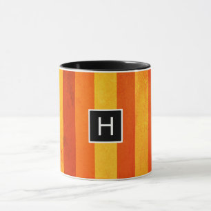 Warmes, gewittertes Orange Red Stripes Monogramm Tasse