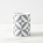 Warmes graues geometrisches Deko Cube Muster Kaffeetasse (Mittel)