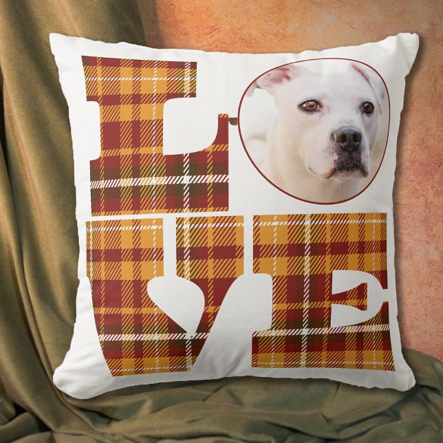 Warmes Orange Red Brown Karierte Liebe Sprichwort  Kissen (Orange Red Brown Plaid Love Saying Photo Pillow with Pet or Family Member Photo)