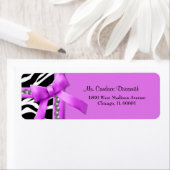 Warmes rosa und weißes Zebra mit Silberstreifen (Insitu)