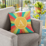 Warmes Sommer Personalisiertes Monogramm Name Farb Kissen<br><div class="desc">Dekorieren Sie Ihr Zuhause- oder Schlafzimmer mit diesem personalisierten, trendigen Kissen, das in warmen Sommerfarben von Grüntönen, Orange und Rot ein leuchtendes und farbenfrohes Radmuster aufweist. Passen Sie dies an, indem Sie den Platzhalter-Text einfach ersetzen, um Ihren Text hinzuzufügen. Für weitere Optionen, wie zum Beispiel den Schriftart und seine Größe...</div>