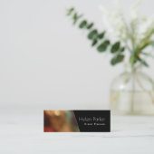 Warmes, unscharfes Foto neben fester schwarzer Mini Visitenkarte (Stehend Vorderseite)