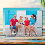 Warmest Wishes Multi Foto Christmas Feiertagskarte<br><div class="desc">Teilen Sie Ihre Lieblings- oder Familienferien mit warmem Wunsch - oder Ihren Gruß - in feinem,  weißem Schriftzeichen vorne und einem tropischen Strand Sand und Meer-Image auf der Rückseite mit einem zweiten Foto. Wählen Sie Matte für schwerstes Papier und High Definition für beste Druckqualität.</div>