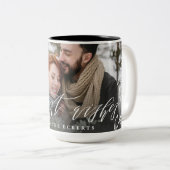 WARMEST WISHES ZWEIFARBIGE TASSE (VorderseiteRechts)