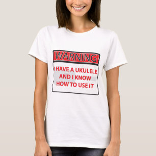 warnend habe ich einen Ukulele 2000Warning, das T-Shirt