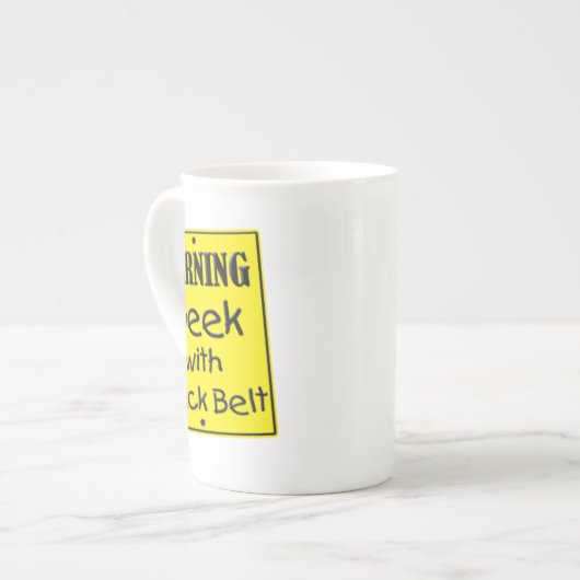 Warngürtel mit schwarzgürtiger Tasse (Vorderseite Links)